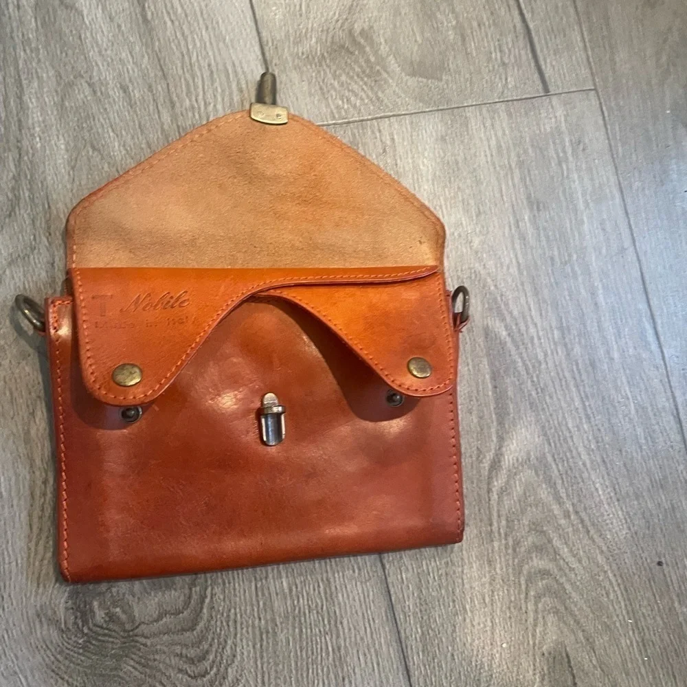 T Nobile Small Leather Italian Handbag/‎ Clutch